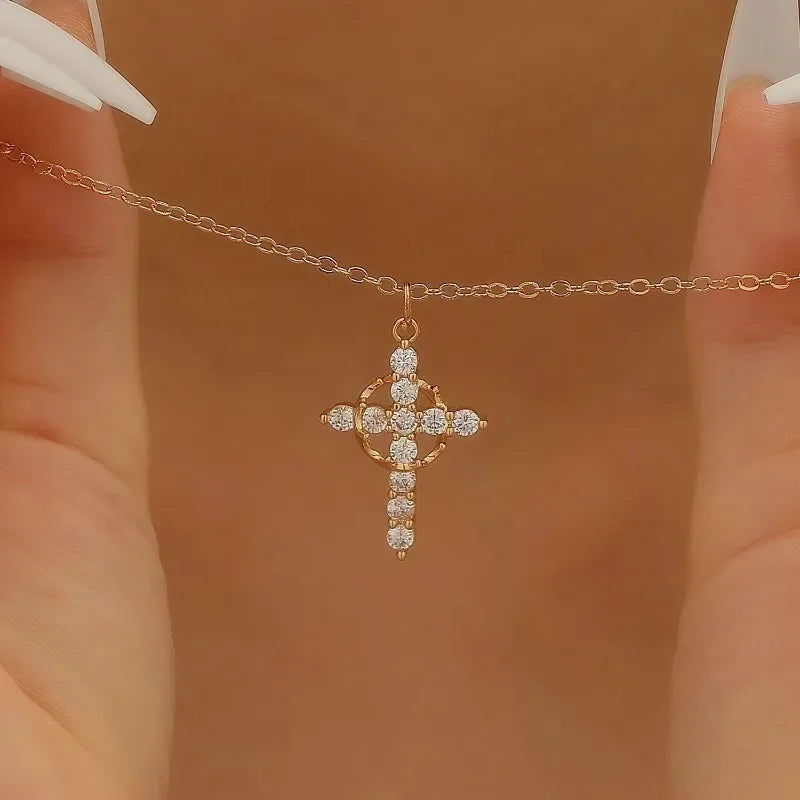 Collar Cruz Coronada