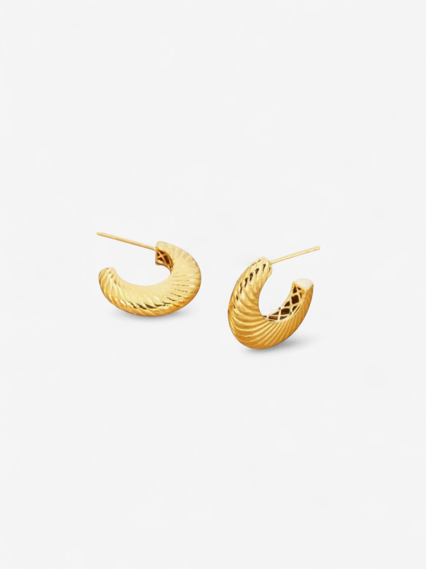 ARETES TWISTED BOLD