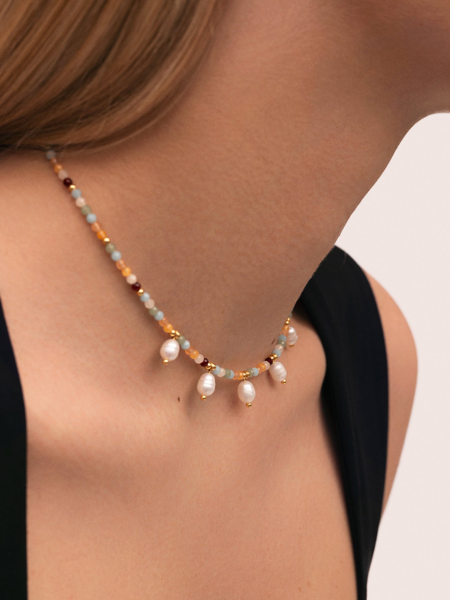 Collar Crystal Perlas Acero Baño Oro
